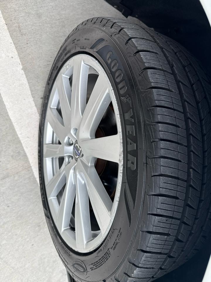 Volvo XC60 2015.5 AWD 4dr T6 Platinum 2015