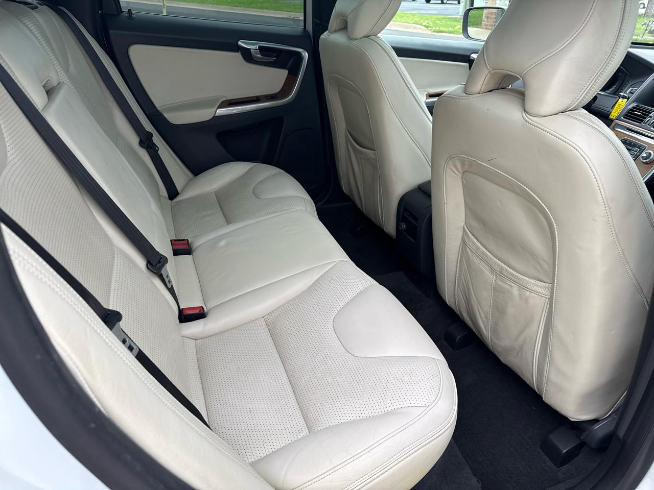 Volvo XC60 2015.5 AWD 4dr T6 Platinum 2015