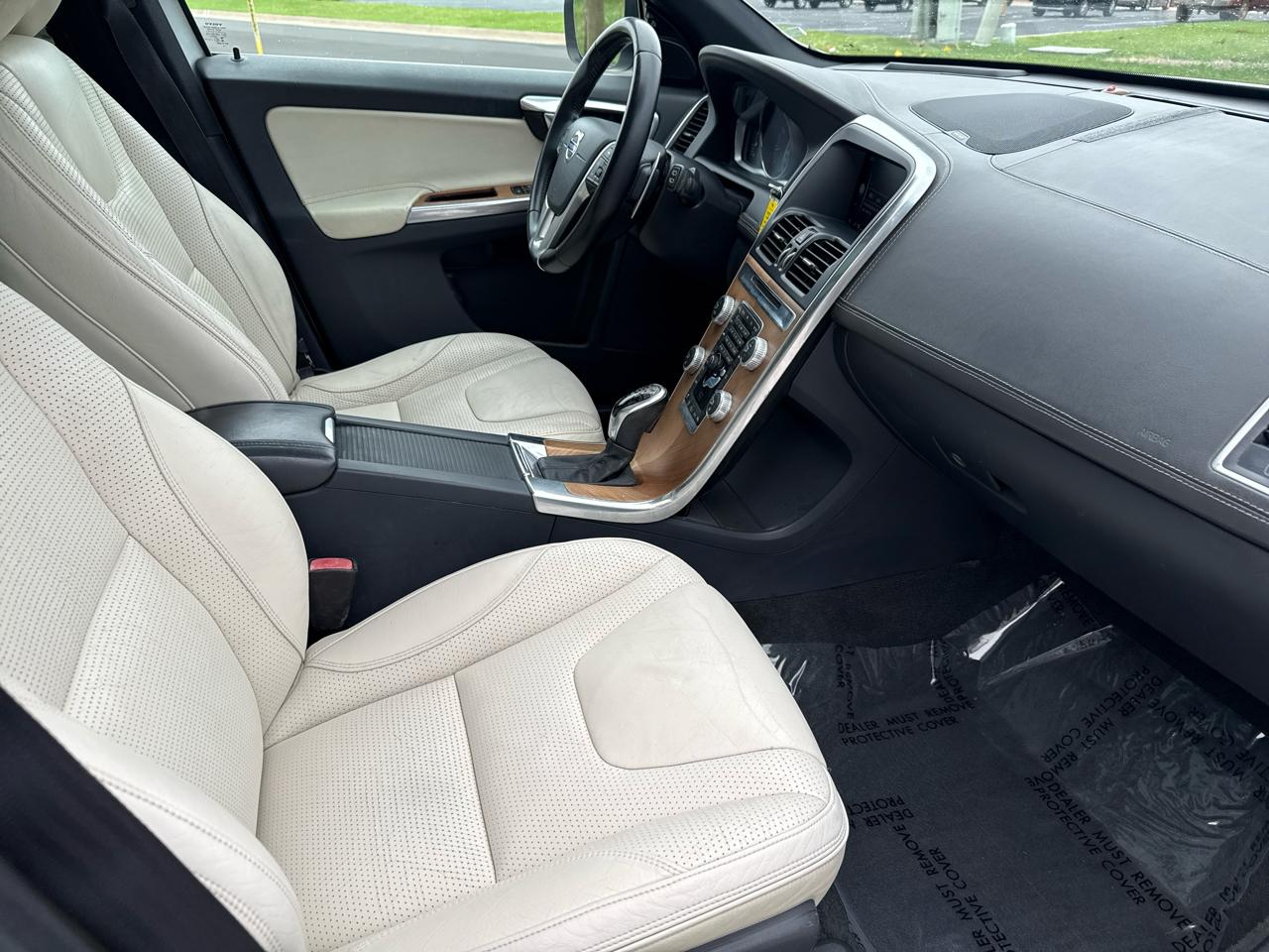 Volvo XC60 2015.5 AWD 4dr T6 Platinum 2015