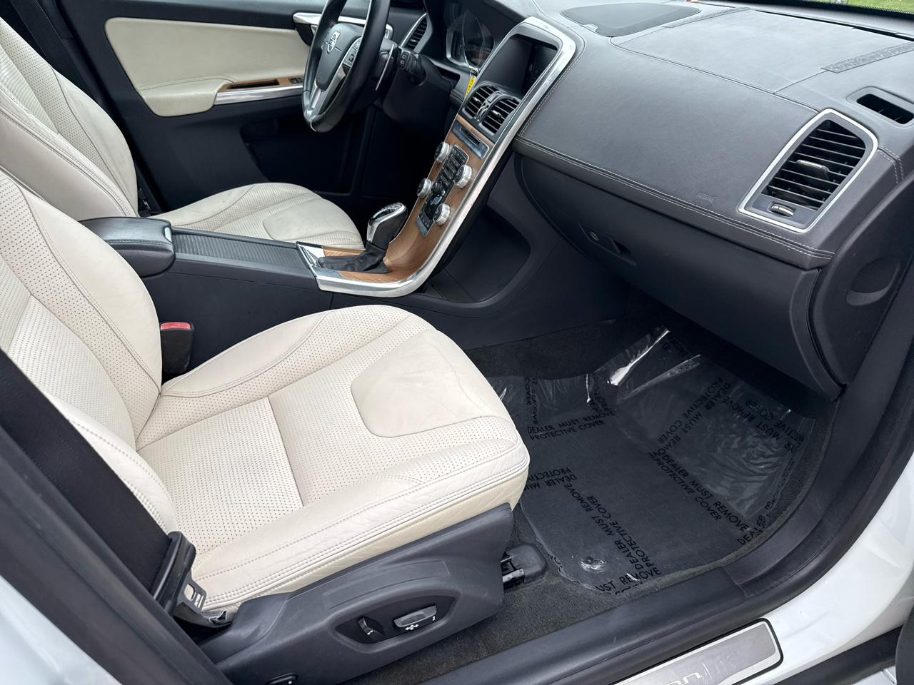 Volvo XC60 2015.5 AWD 4dr T6 Platinum 2015