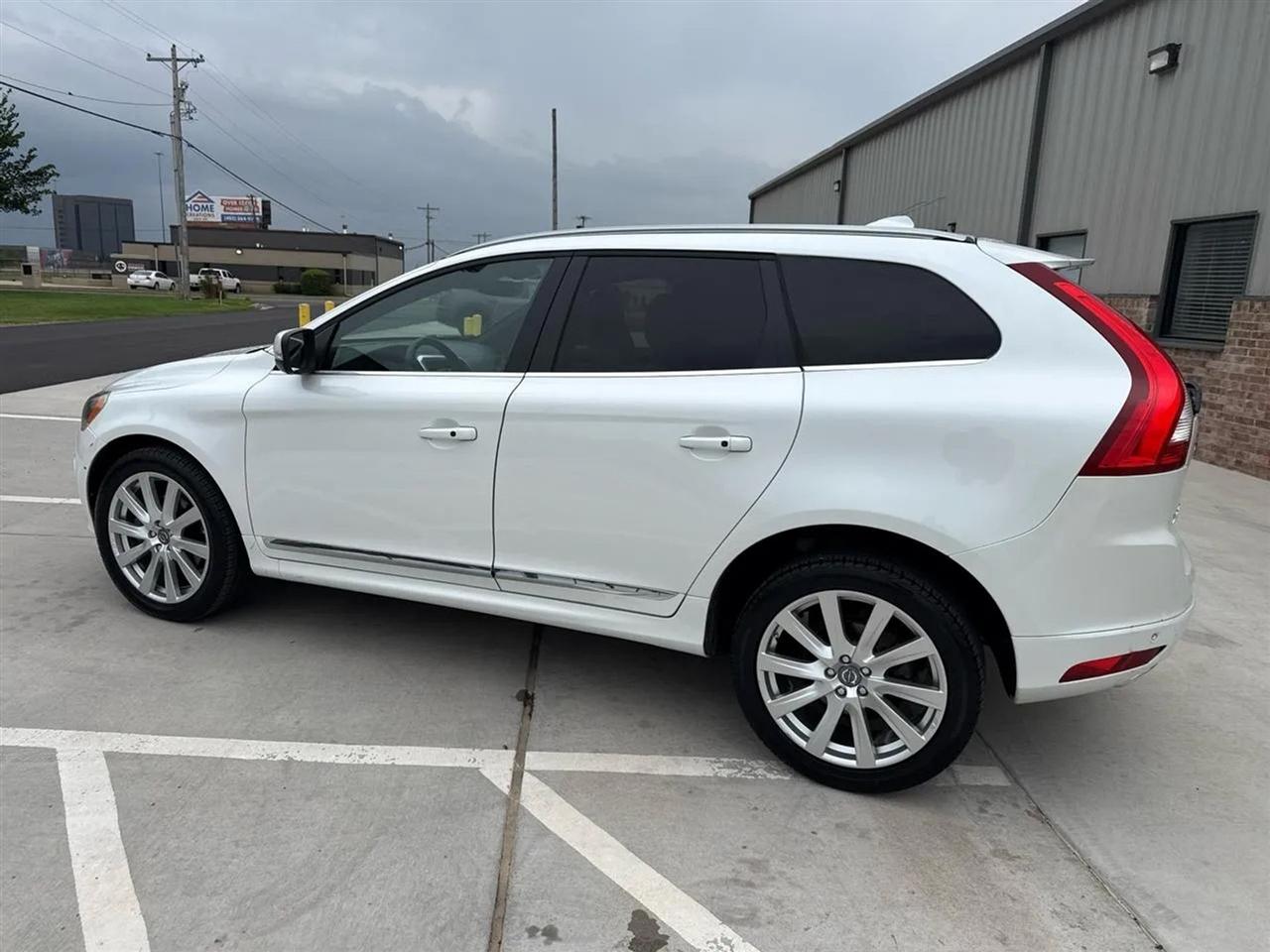 Volvo XC60 2015.5 AWD 4dr T6 Platinum 2015
