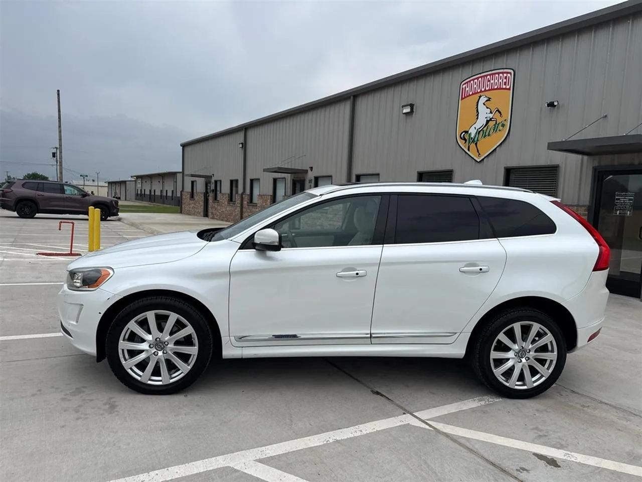 Volvo XC60 2015.5 AWD 4dr T6 Platinum 2015