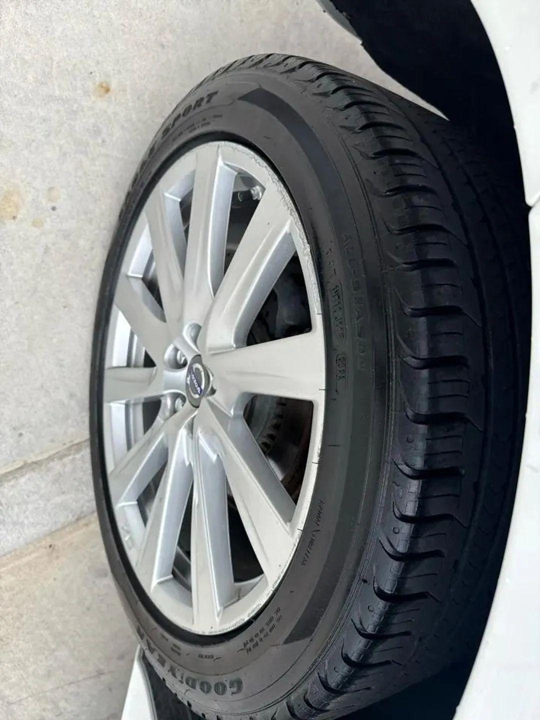 Volvo XC60 2015.5 AWD 4dr T6 Platinum 2015