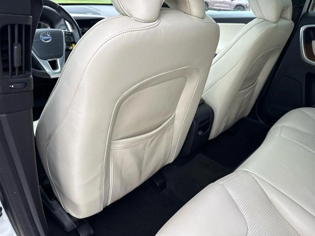 Volvo XC60 2015.5 AWD 4dr T6 Platinum 2015