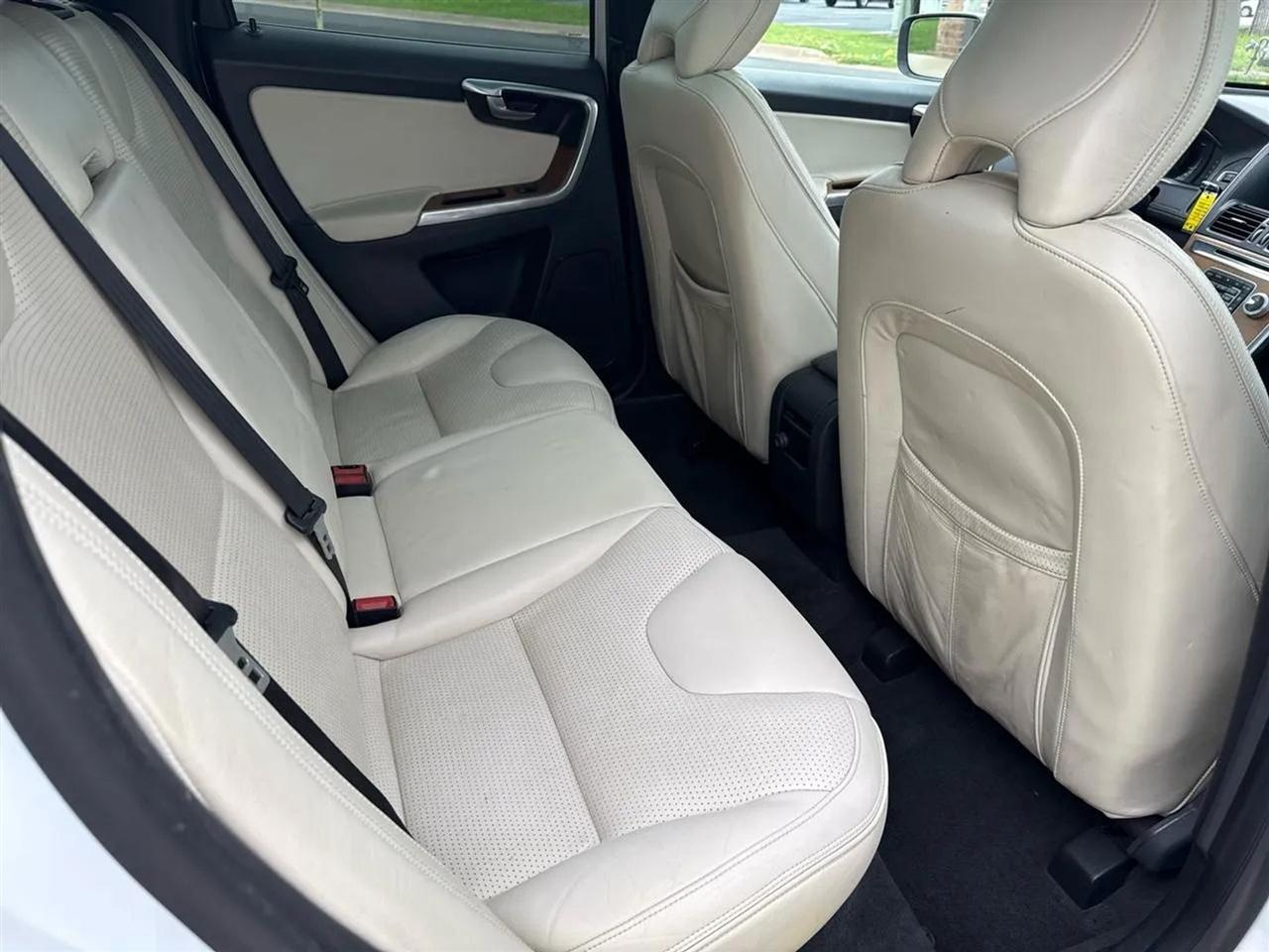 Volvo XC60 2015.5 AWD 4dr T6 Platinum 2015