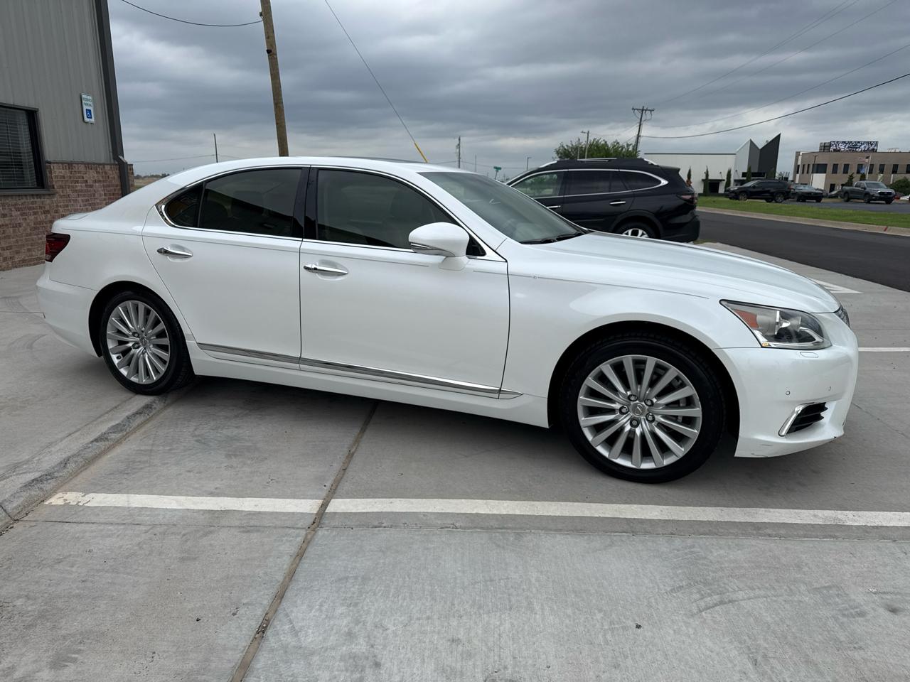 Lexus LS 460 4dr Sdn RWD 2013