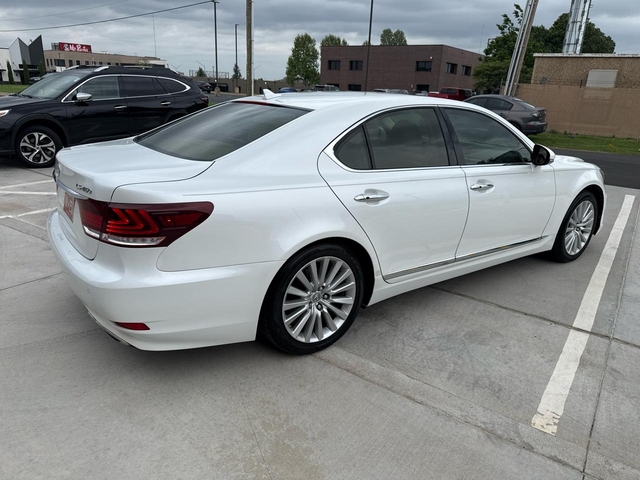 Lexus LS 460 4dr Sdn RWD 2013