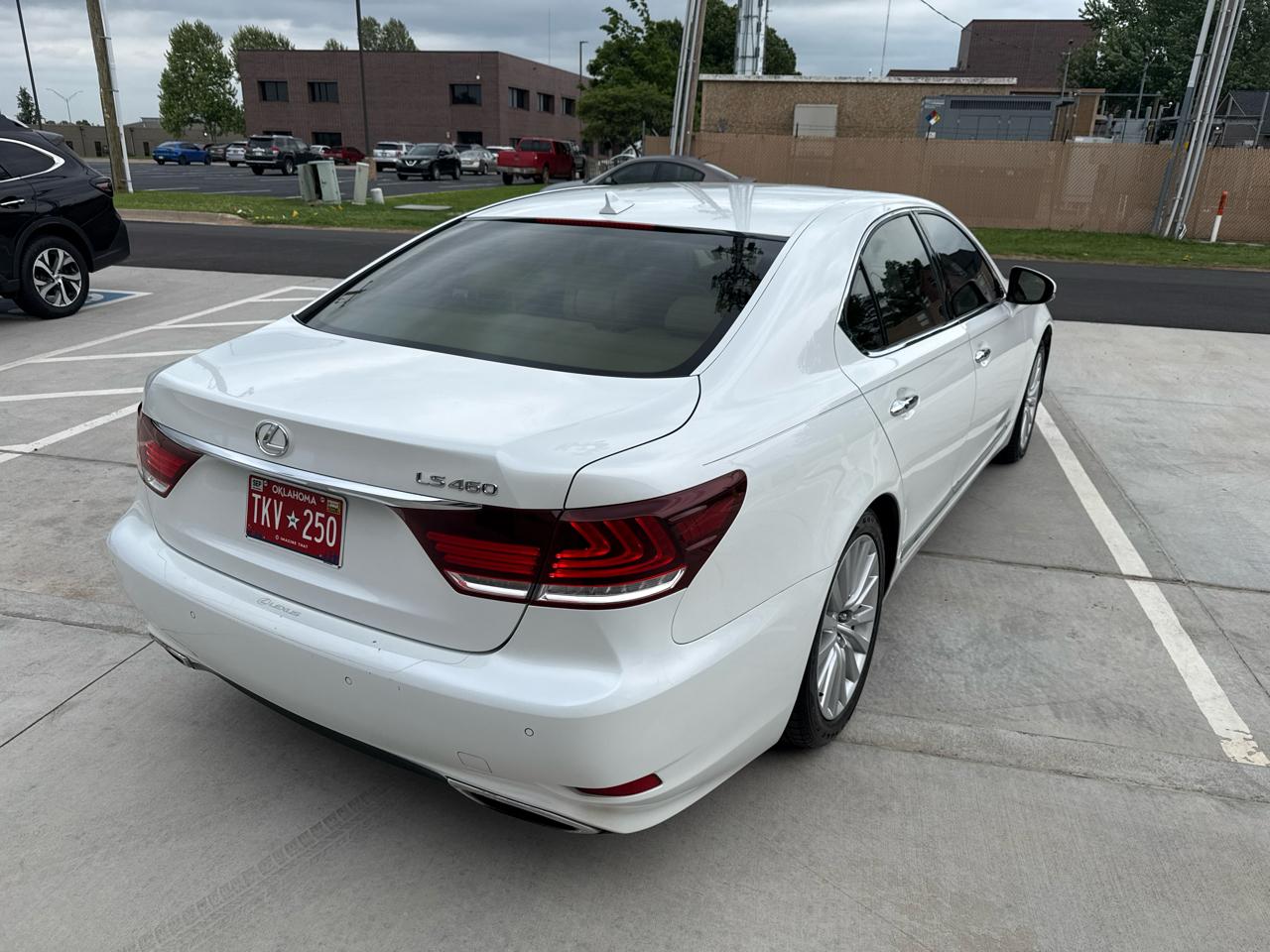 Lexus LS 460 4dr Sdn RWD 2013