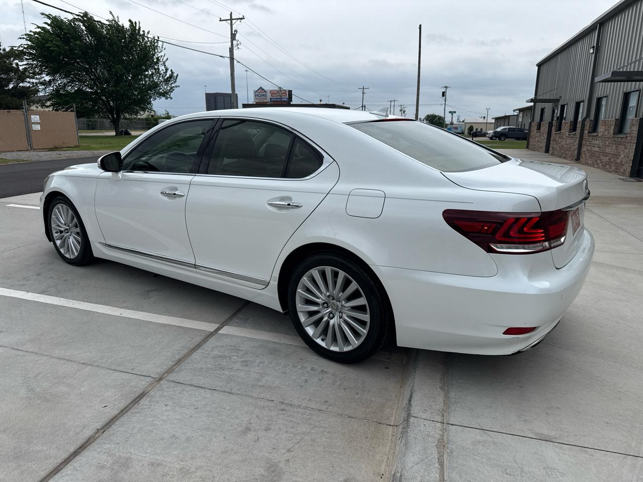 Lexus LS 460 4dr Sdn RWD 2013