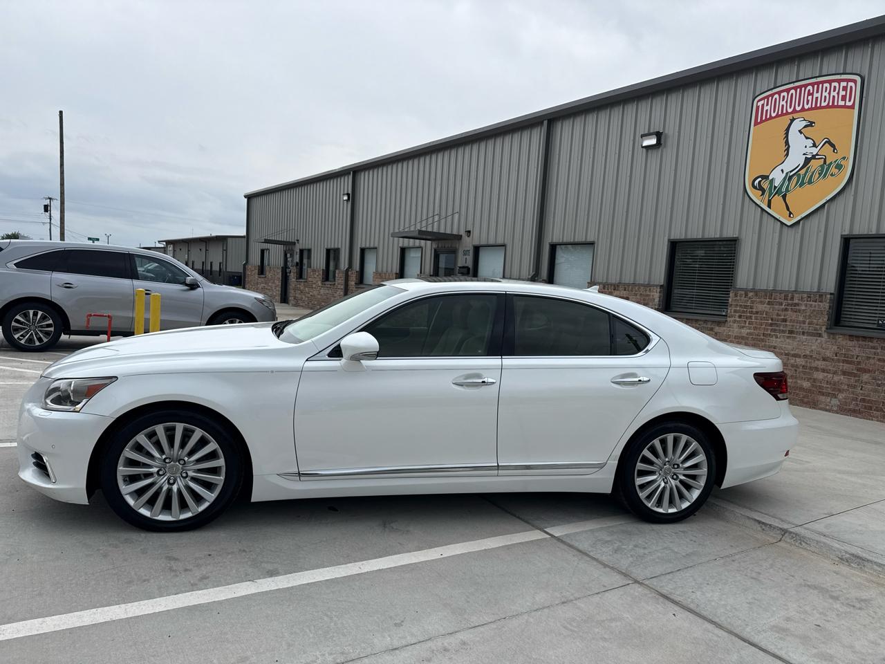 Lexus LS 460 4dr Sdn RWD 2013