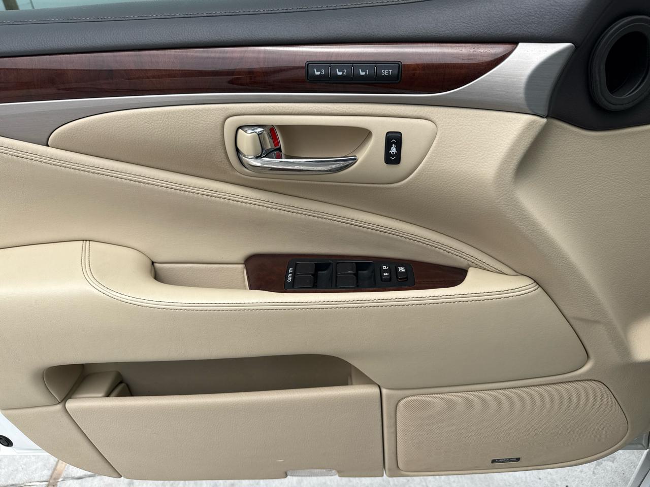 Lexus LS 460 4dr Sdn RWD 2013