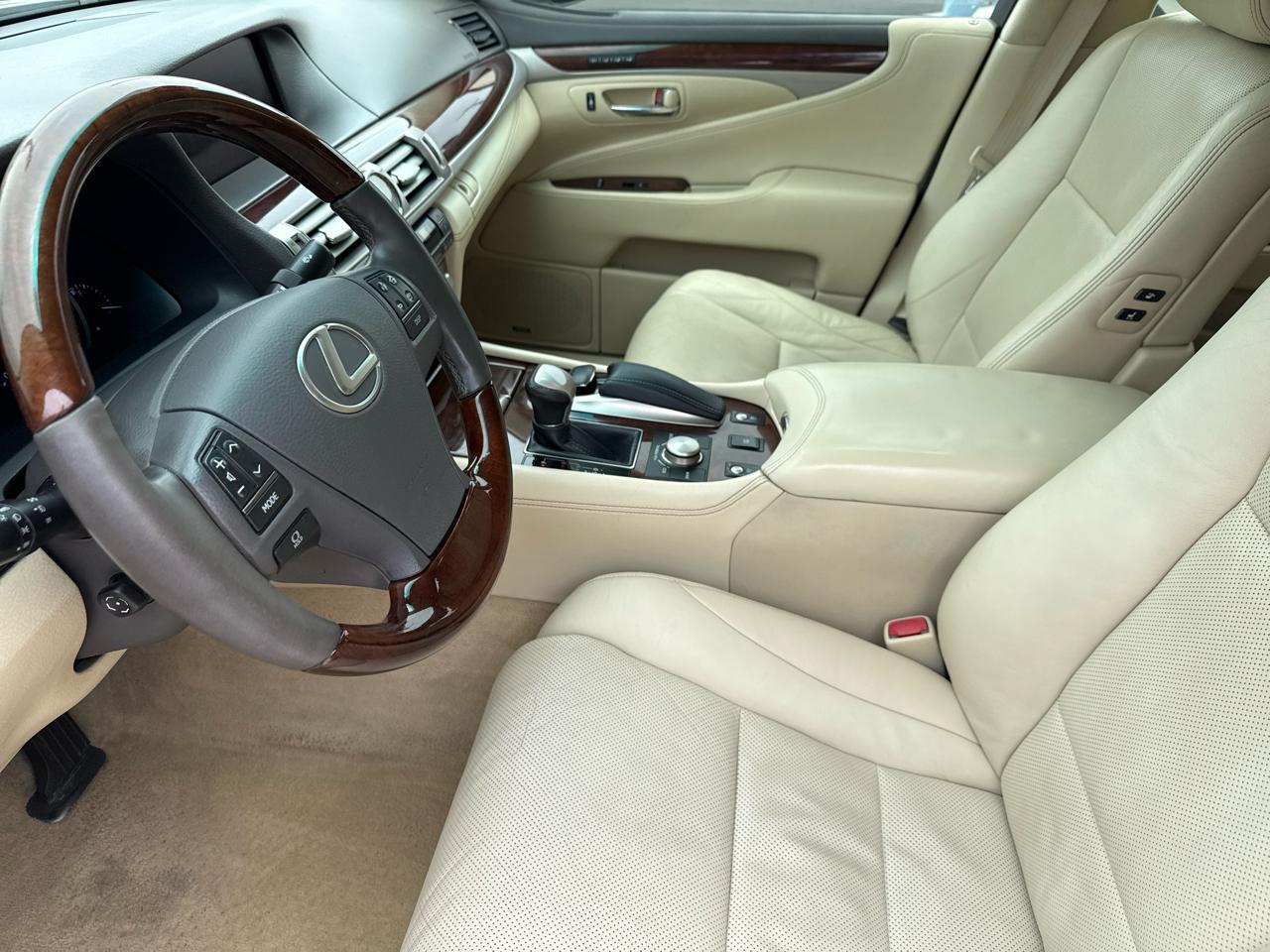 Lexus LS 460 4dr Sdn RWD 2013