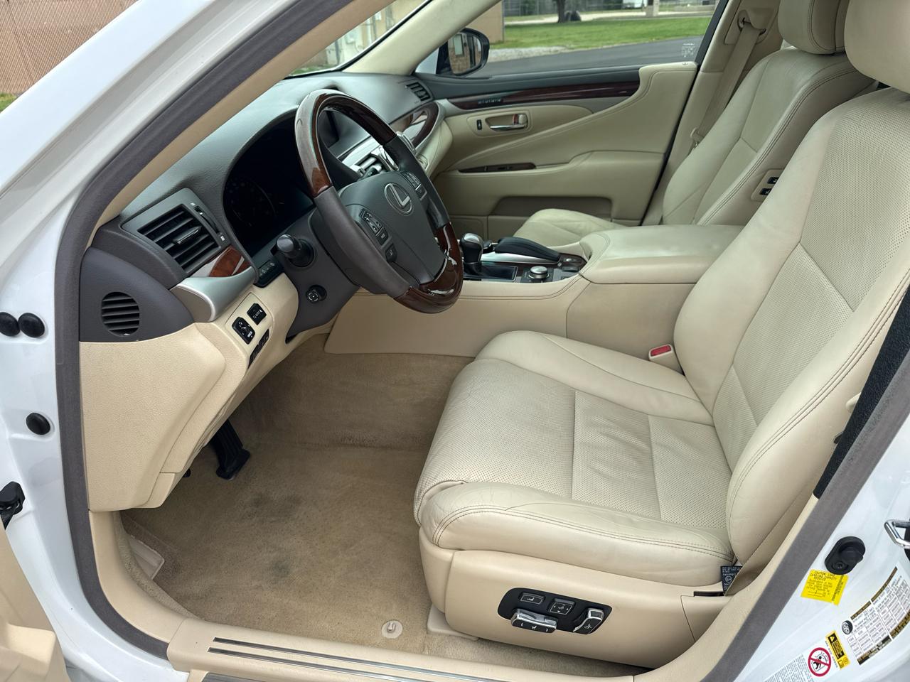 Lexus LS 460 4dr Sdn RWD 2013