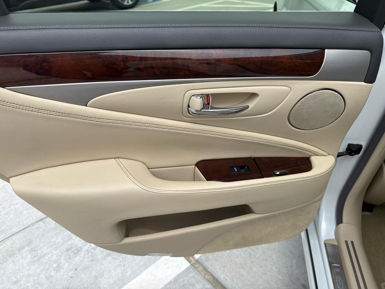 Lexus LS 460 4dr Sdn RWD 2013