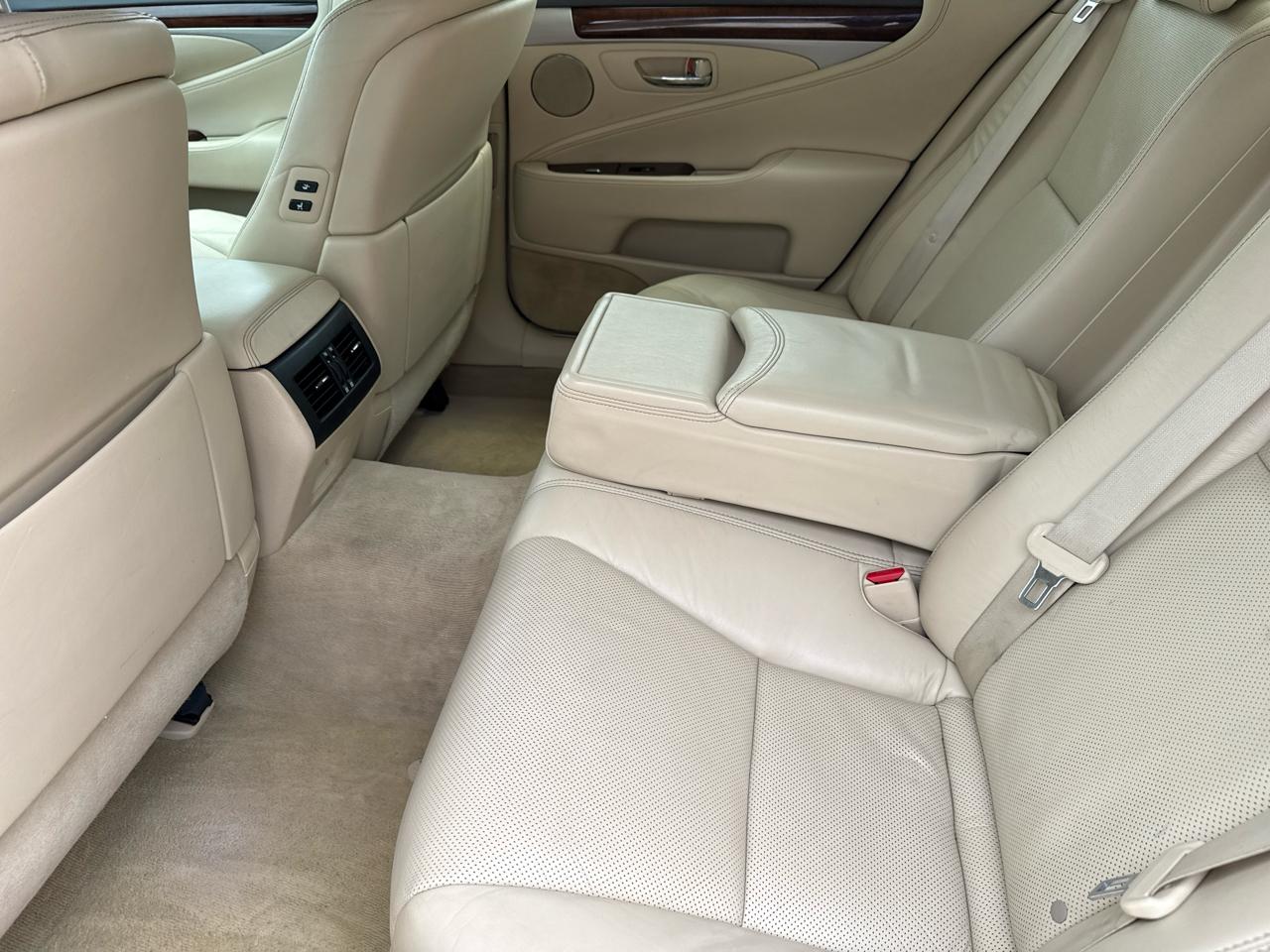 Lexus LS 460 4dr Sdn RWD 2013