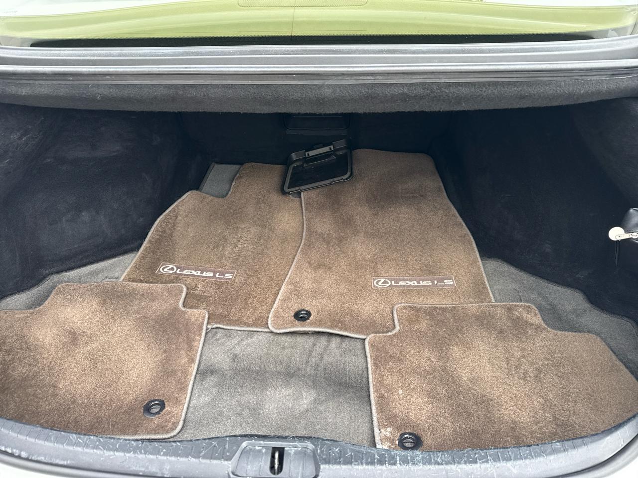 Lexus LS 460 4dr Sdn RWD 2013