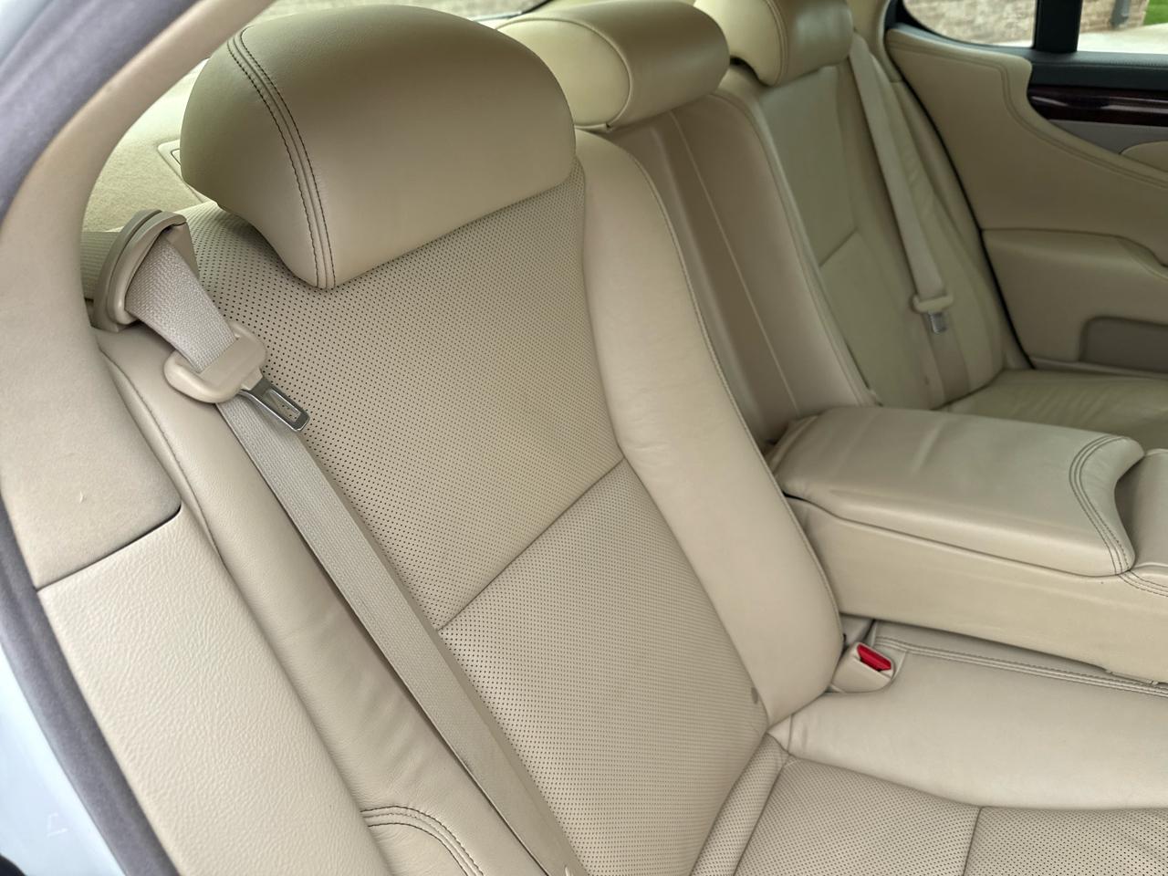 Lexus LS 460 4dr Sdn RWD 2013