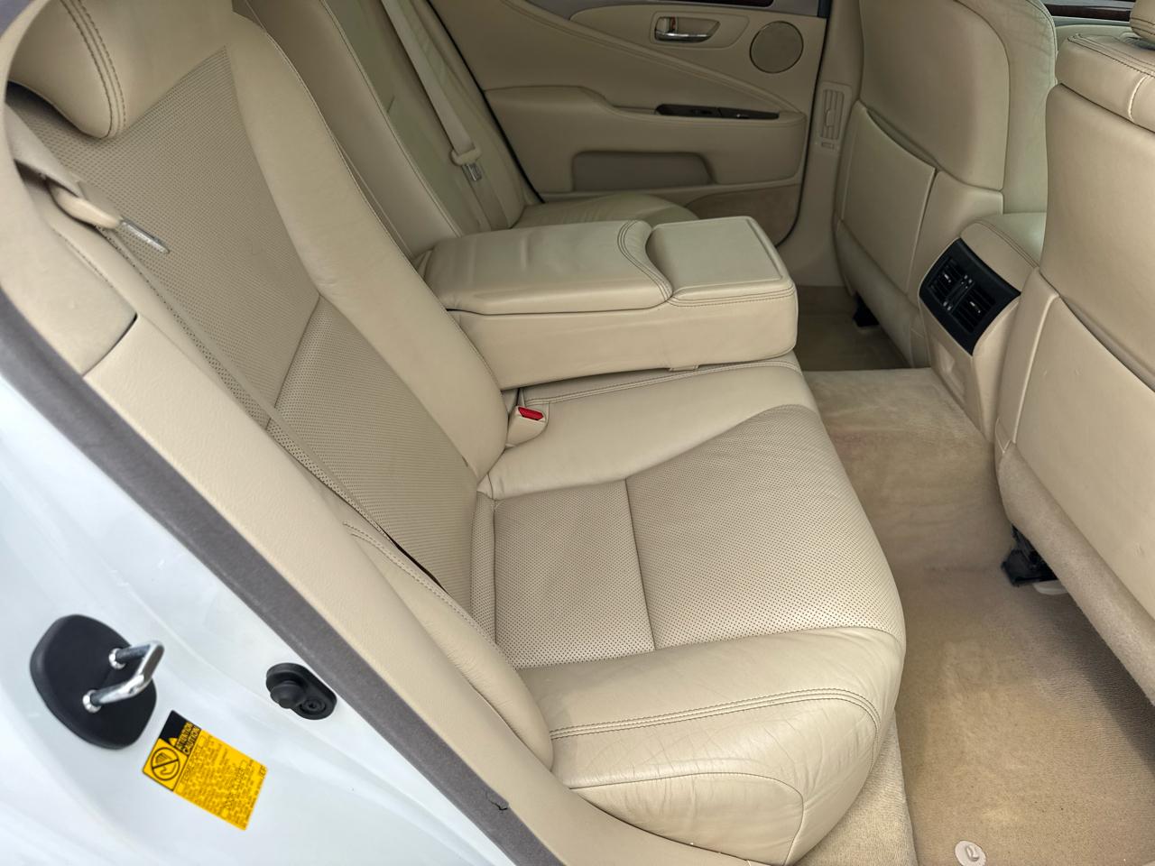 Lexus LS 460 4dr Sdn RWD 2013