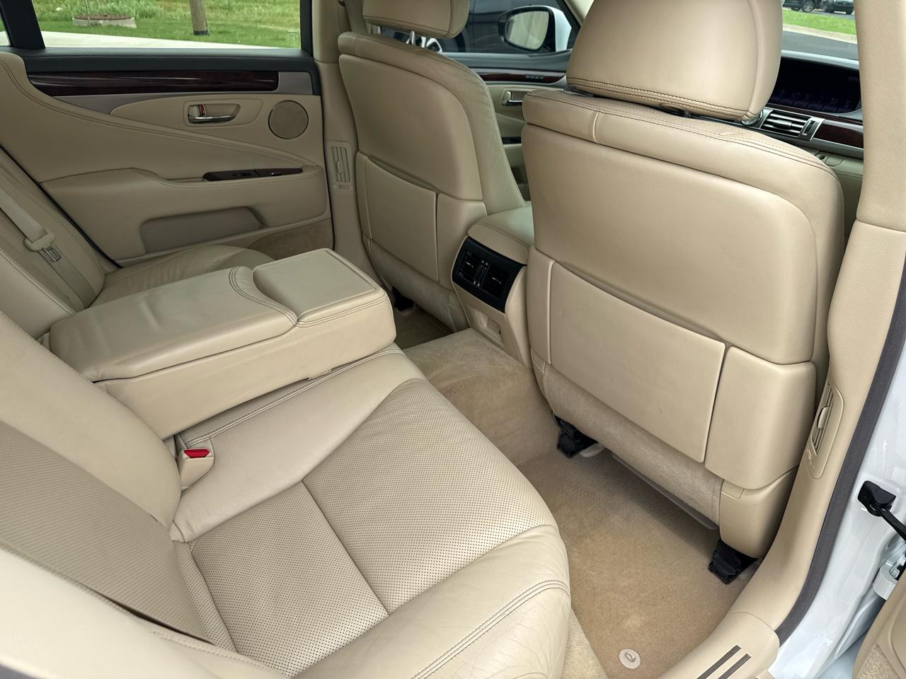 Lexus LS 460 4dr Sdn RWD 2013