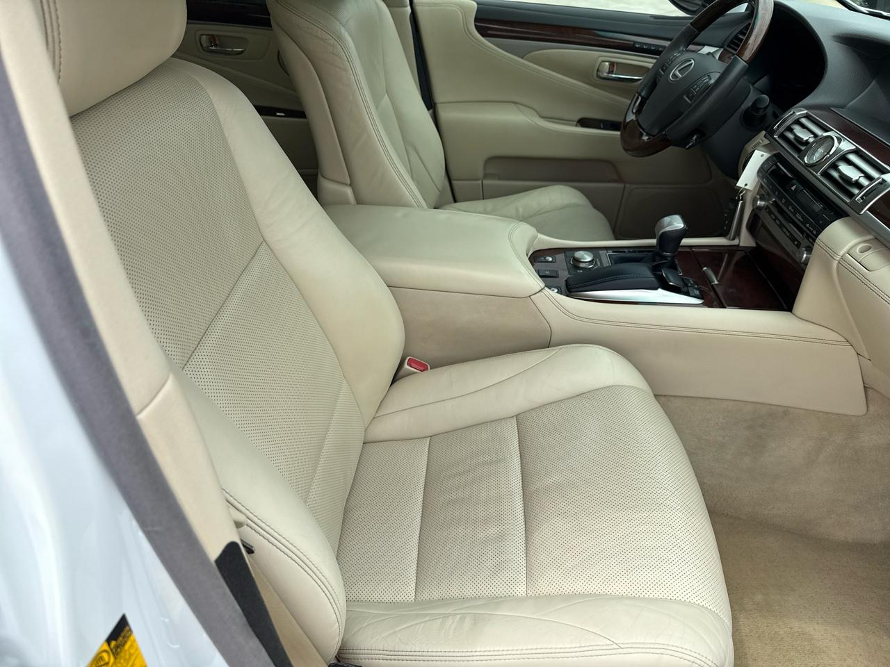 Lexus LS 460 4dr Sdn RWD 2013