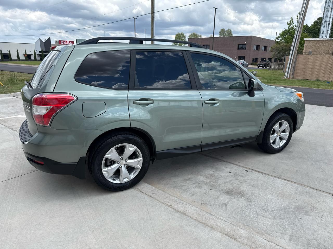 Subaru Forester 4dr CVT 2.5i Premium PZEV 2016