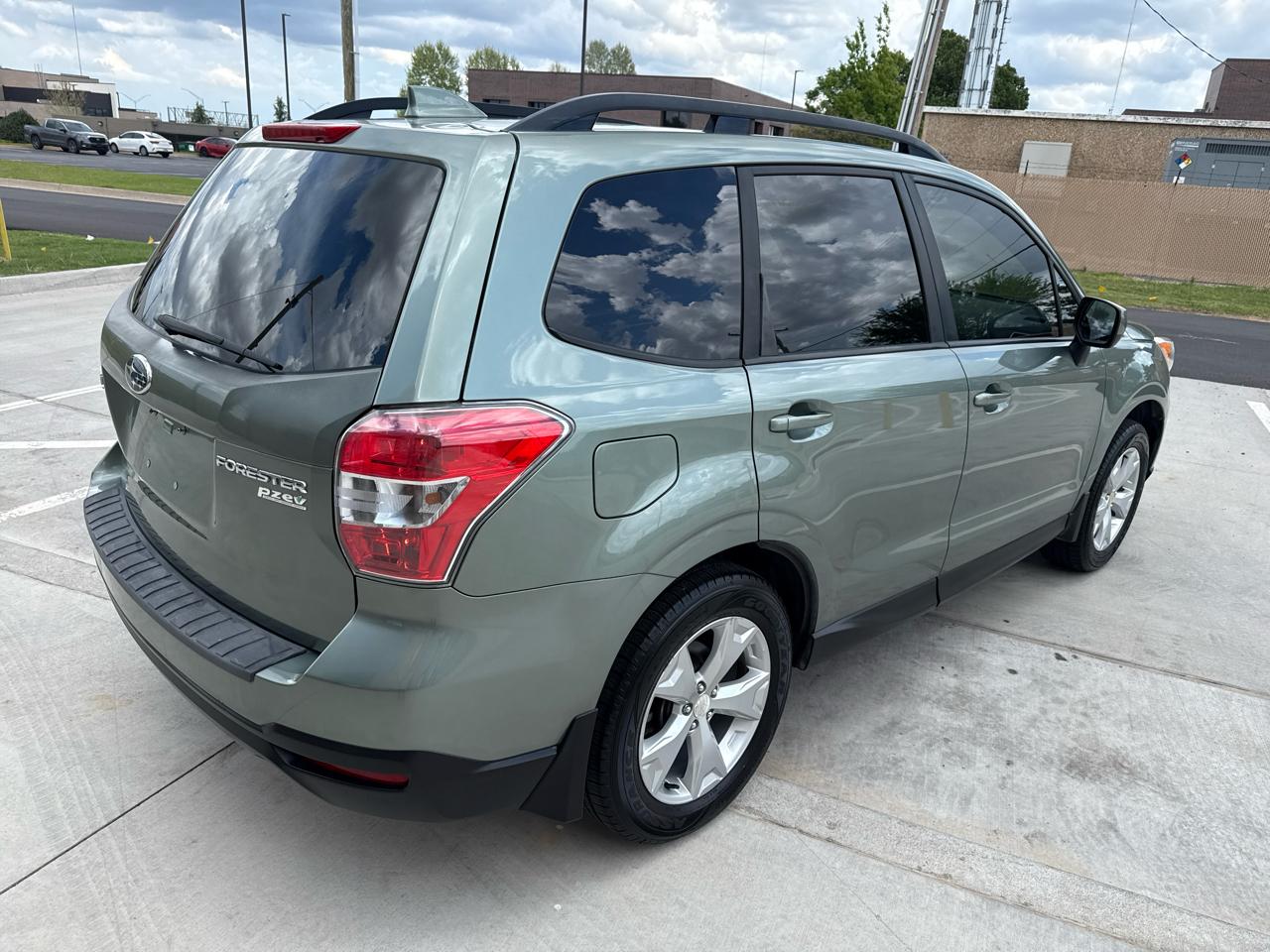 Subaru Forester 4dr CVT 2.5i Premium PZEV 2016