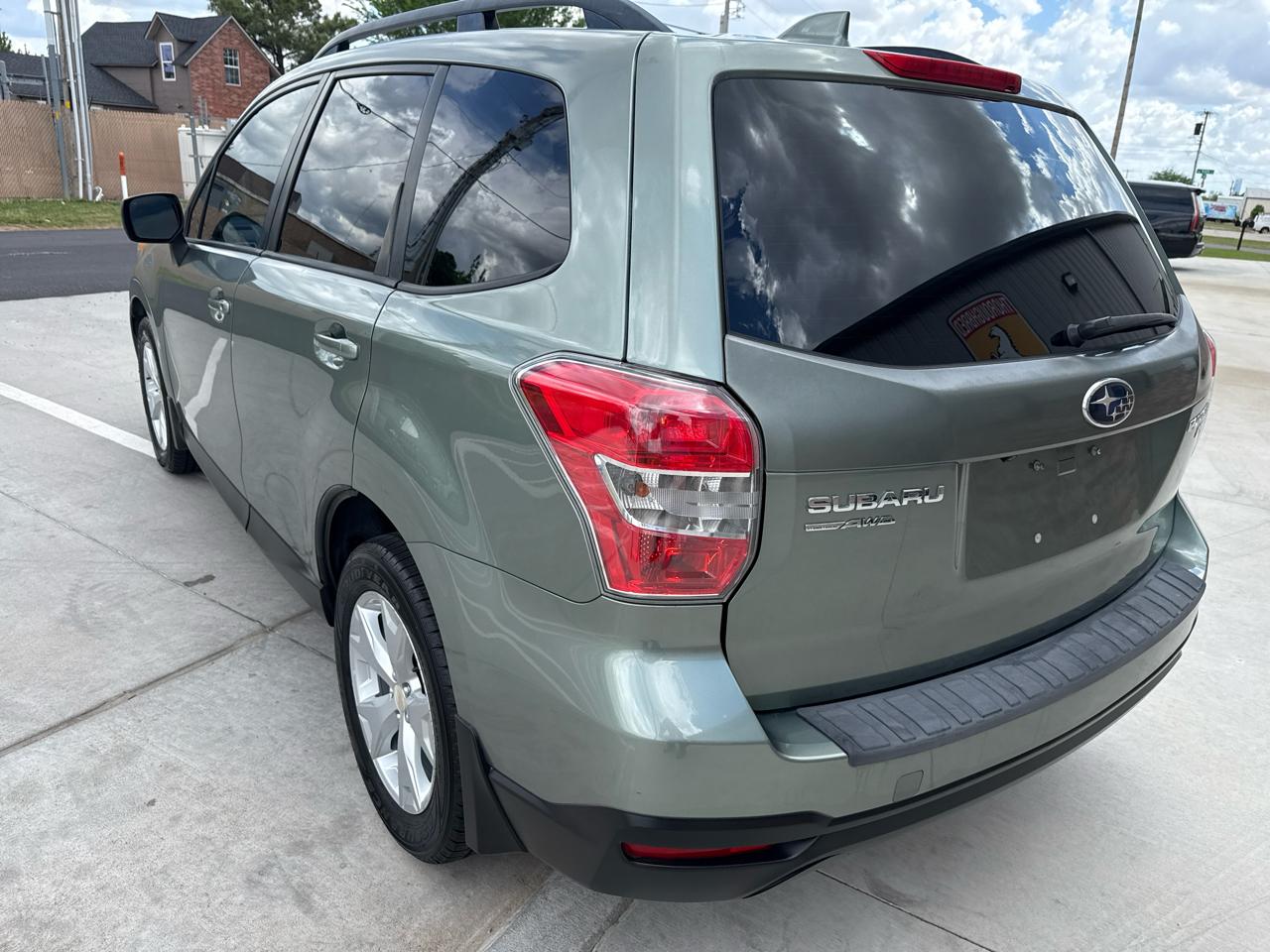 Subaru Forester 4dr CVT 2.5i Premium PZEV 2016