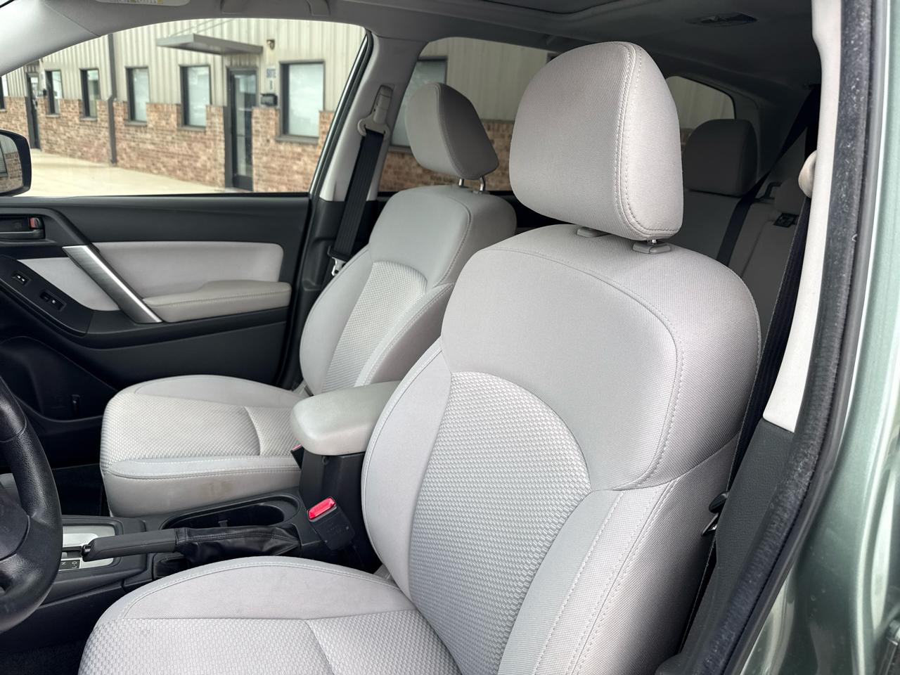 Subaru Forester 4dr CVT 2.5i Premium PZEV 2016