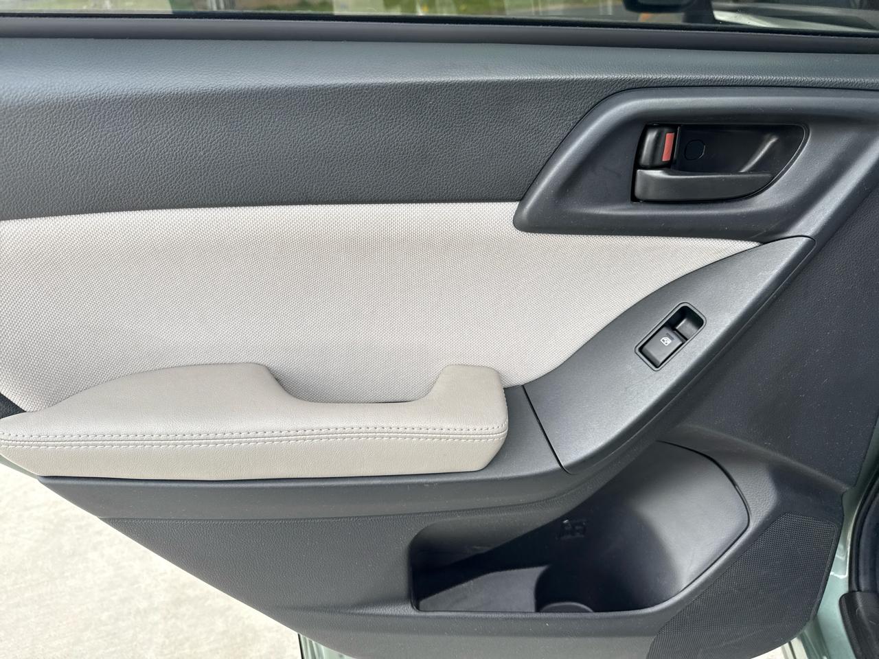 Subaru Forester 4dr CVT 2.5i Premium PZEV 2016