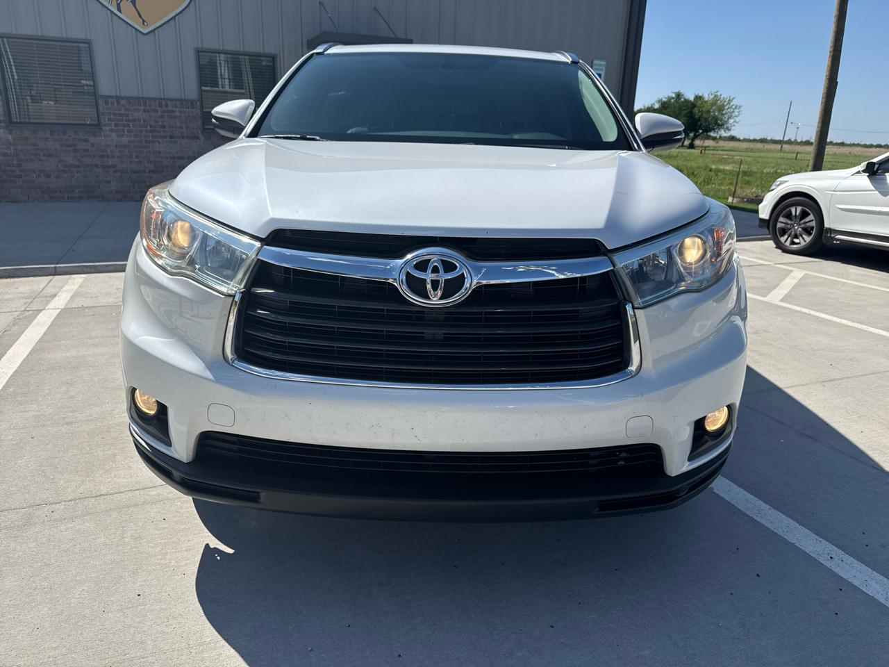 Toyota Highlander FWD 4dr V6 XLE (Natl) 2015