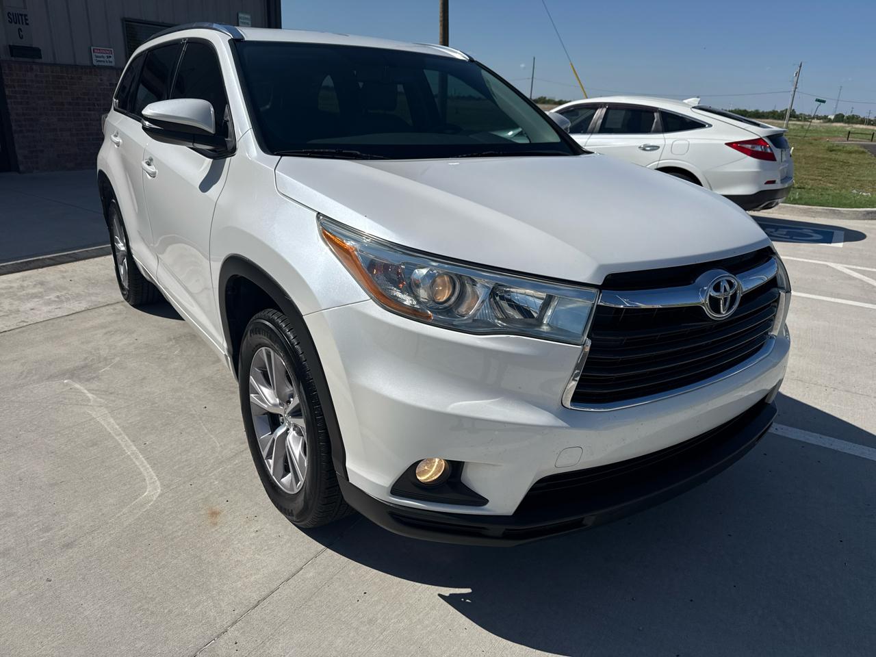 Toyota Highlander FWD 4dr V6 XLE (Natl) 2015
