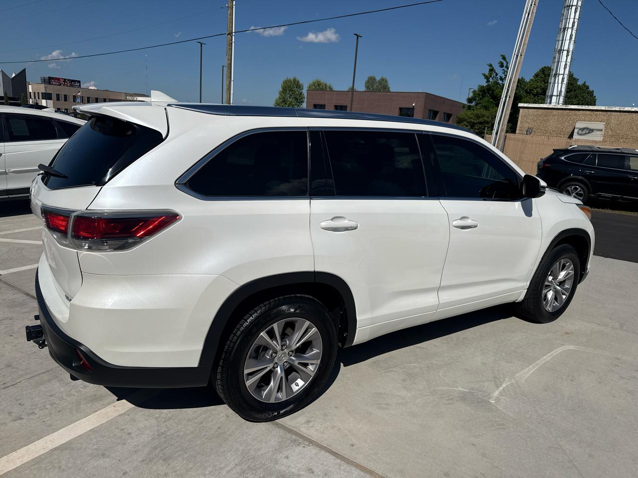 Toyota Highlander FWD 4dr V6 XLE (Natl) 2015