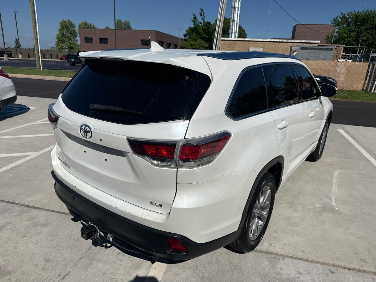 Toyota Highlander FWD 4dr V6 XLE (Natl) 2015