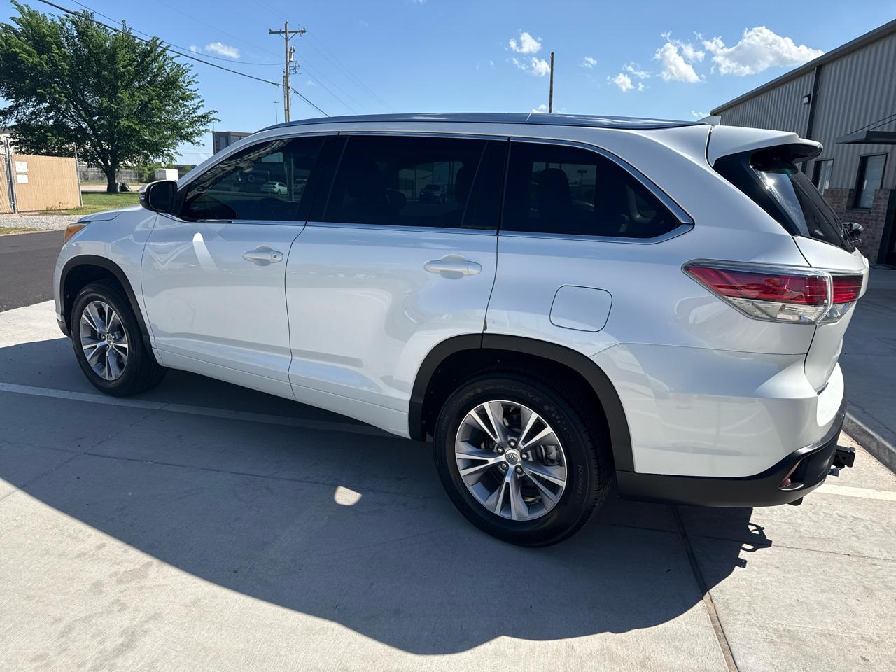 Toyota Highlander FWD 4dr V6 XLE (Natl) 2015