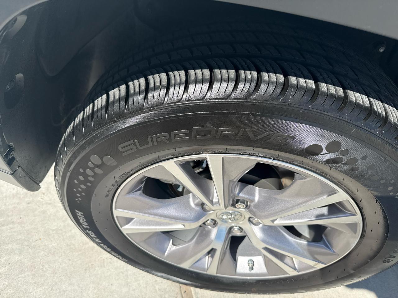 Toyota Highlander FWD 4dr V6 XLE (Natl) 2015