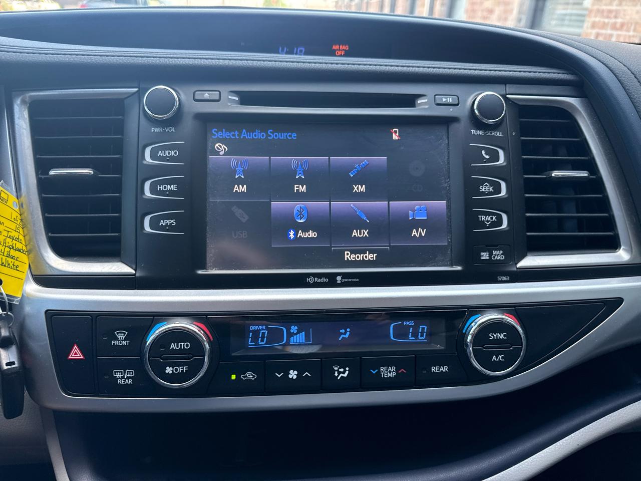 Toyota Highlander FWD 4dr V6 XLE (Natl) 2015