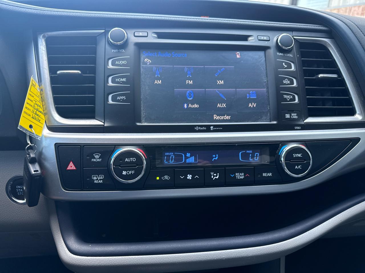 Toyota Highlander FWD 4dr V6 XLE (Natl) 2015