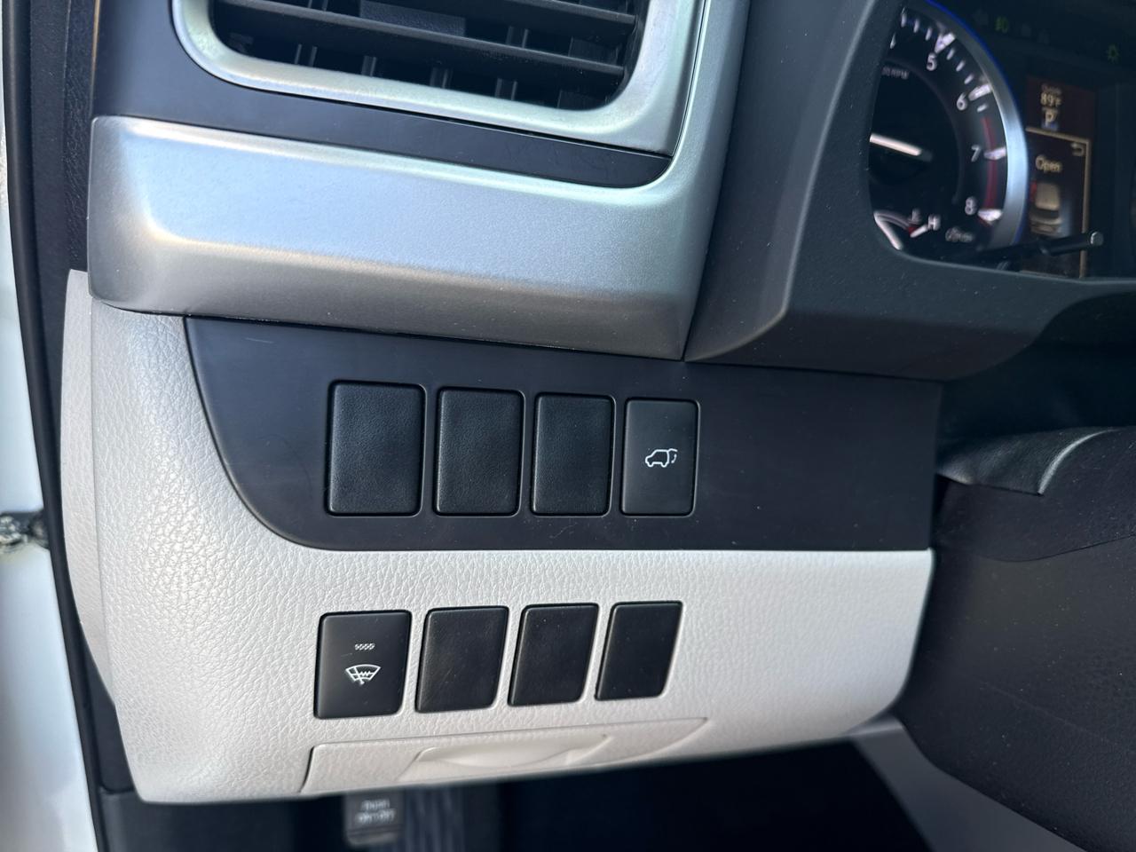 Toyota Highlander FWD 4dr V6 XLE (Natl) 2015