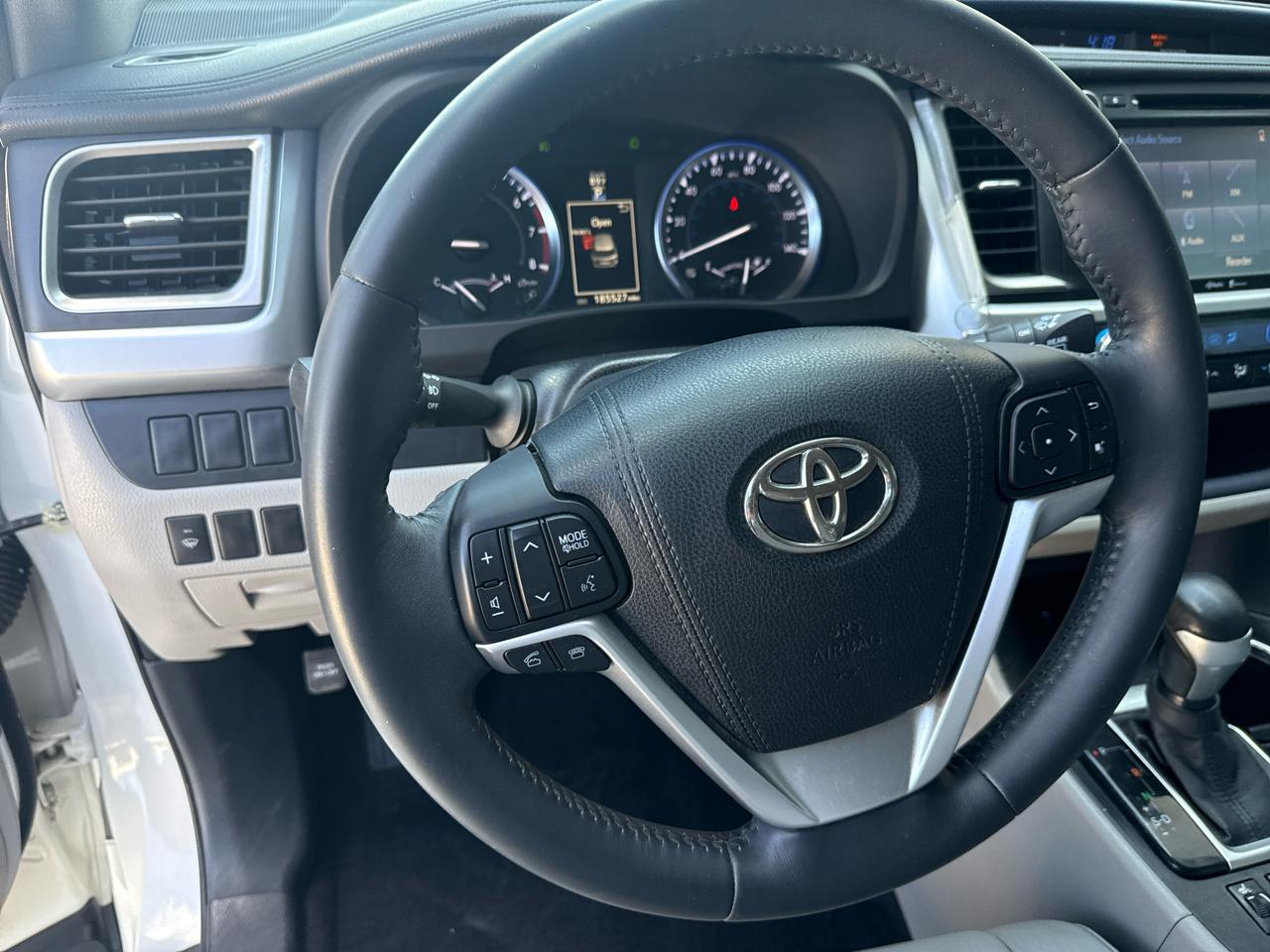 Toyota Highlander FWD 4dr V6 XLE (Natl) 2015