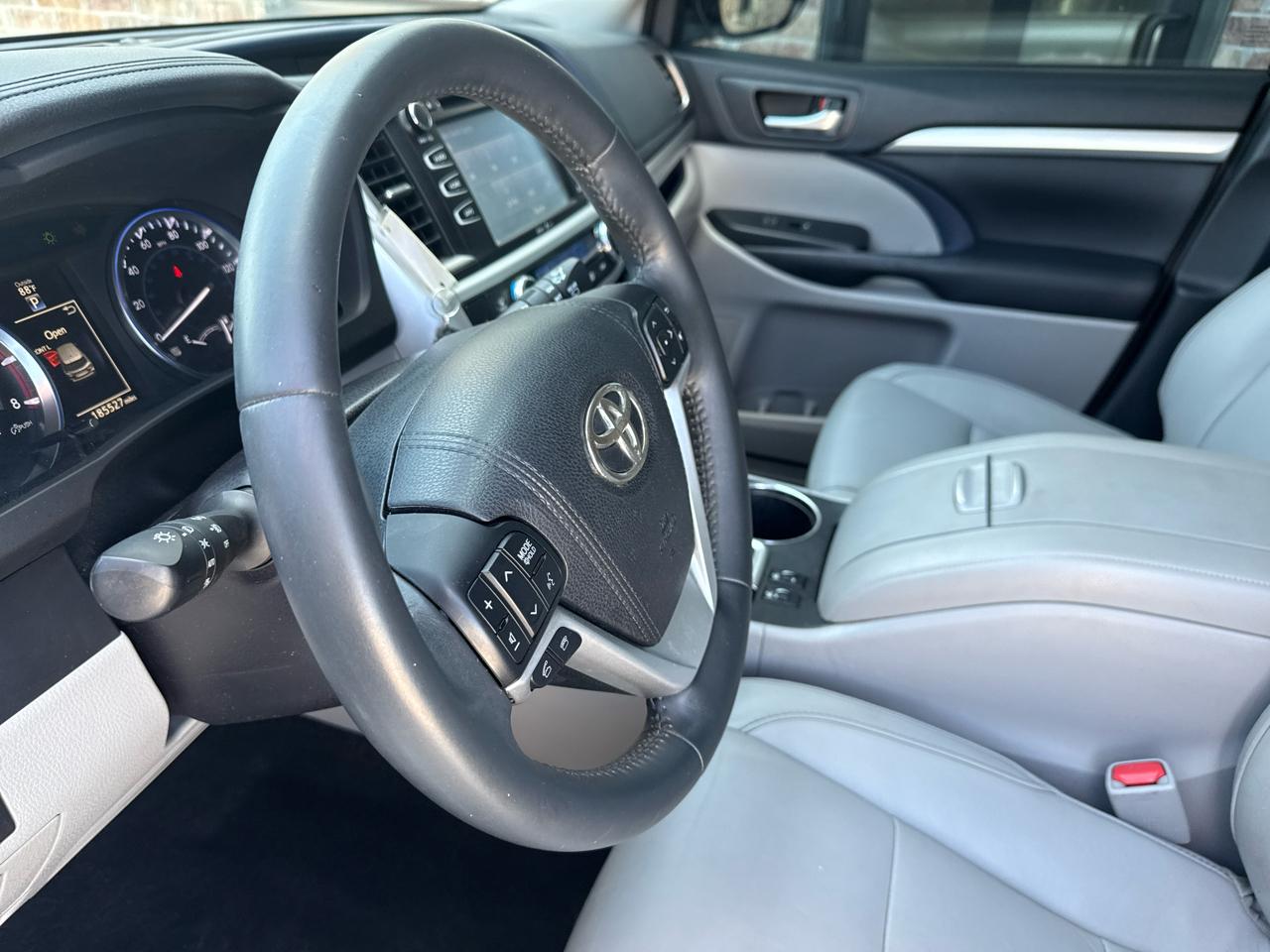 Toyota Highlander FWD 4dr V6 XLE (Natl) 2015