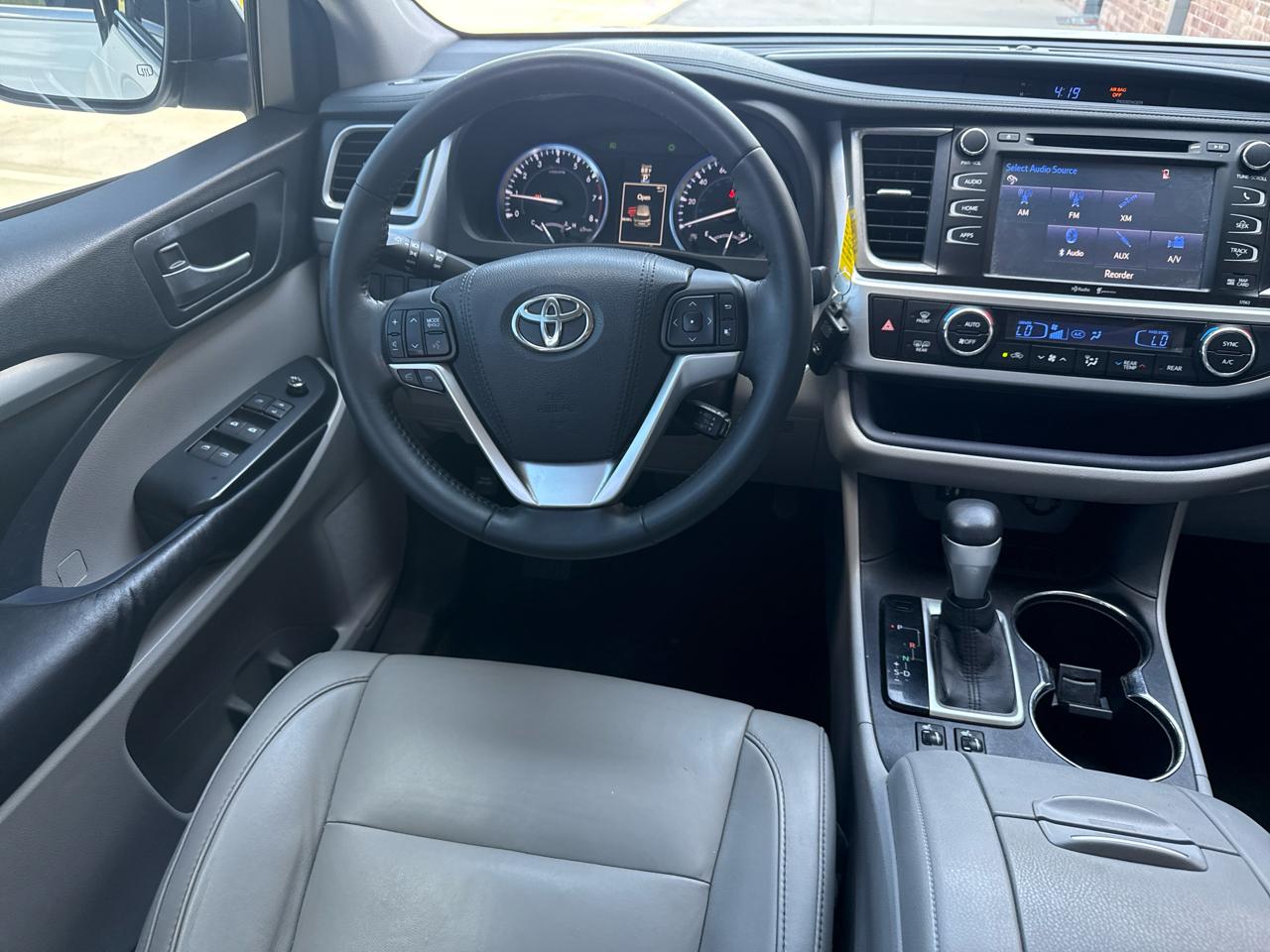 Toyota Highlander FWD 4dr V6 XLE (Natl) 2015