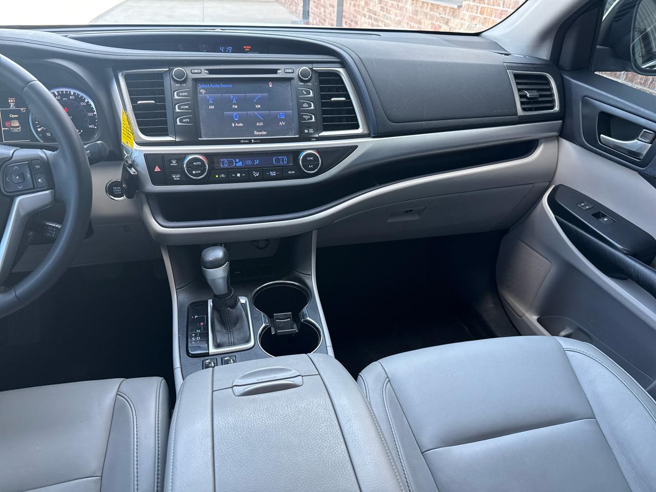 Toyota Highlander FWD 4dr V6 XLE (Natl) 2015