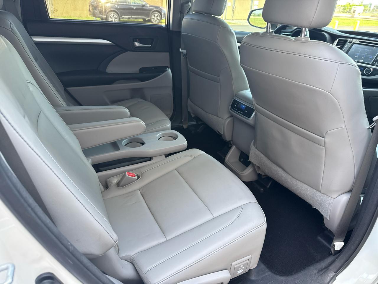 Toyota Highlander FWD 4dr V6 XLE (Natl) 2015