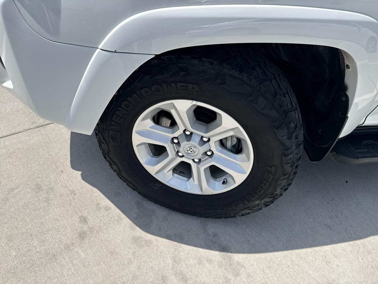 Toyota 4Runner RWD 4dr V6 SR5 Premium (Natl) 2014