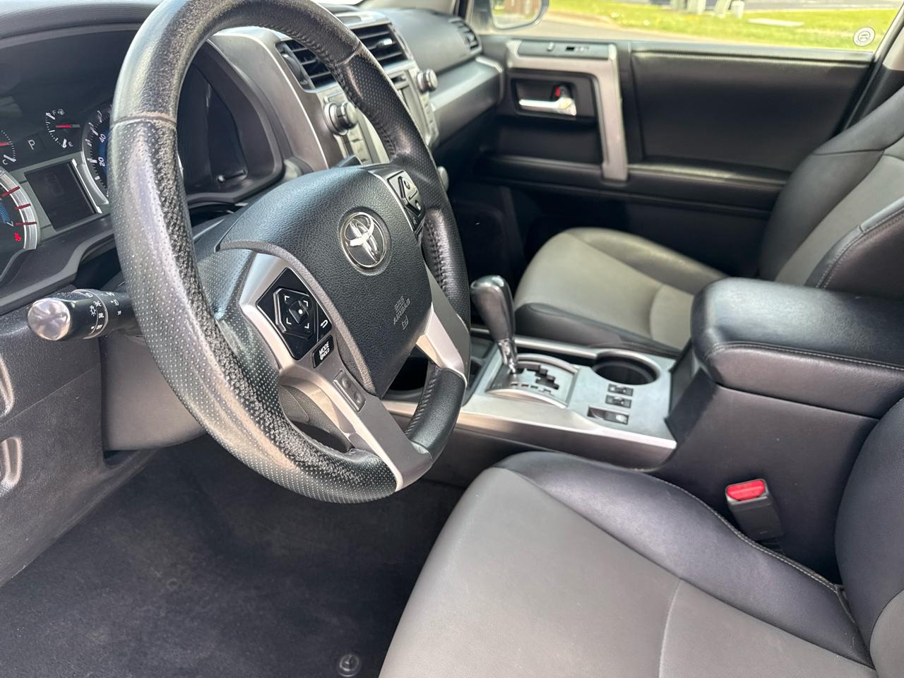 Toyota 4Runner RWD 4dr V6 SR5 Premium (Natl) 2014