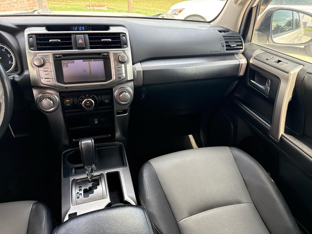 Toyota 4Runner RWD 4dr V6 SR5 Premium (Natl) 2014