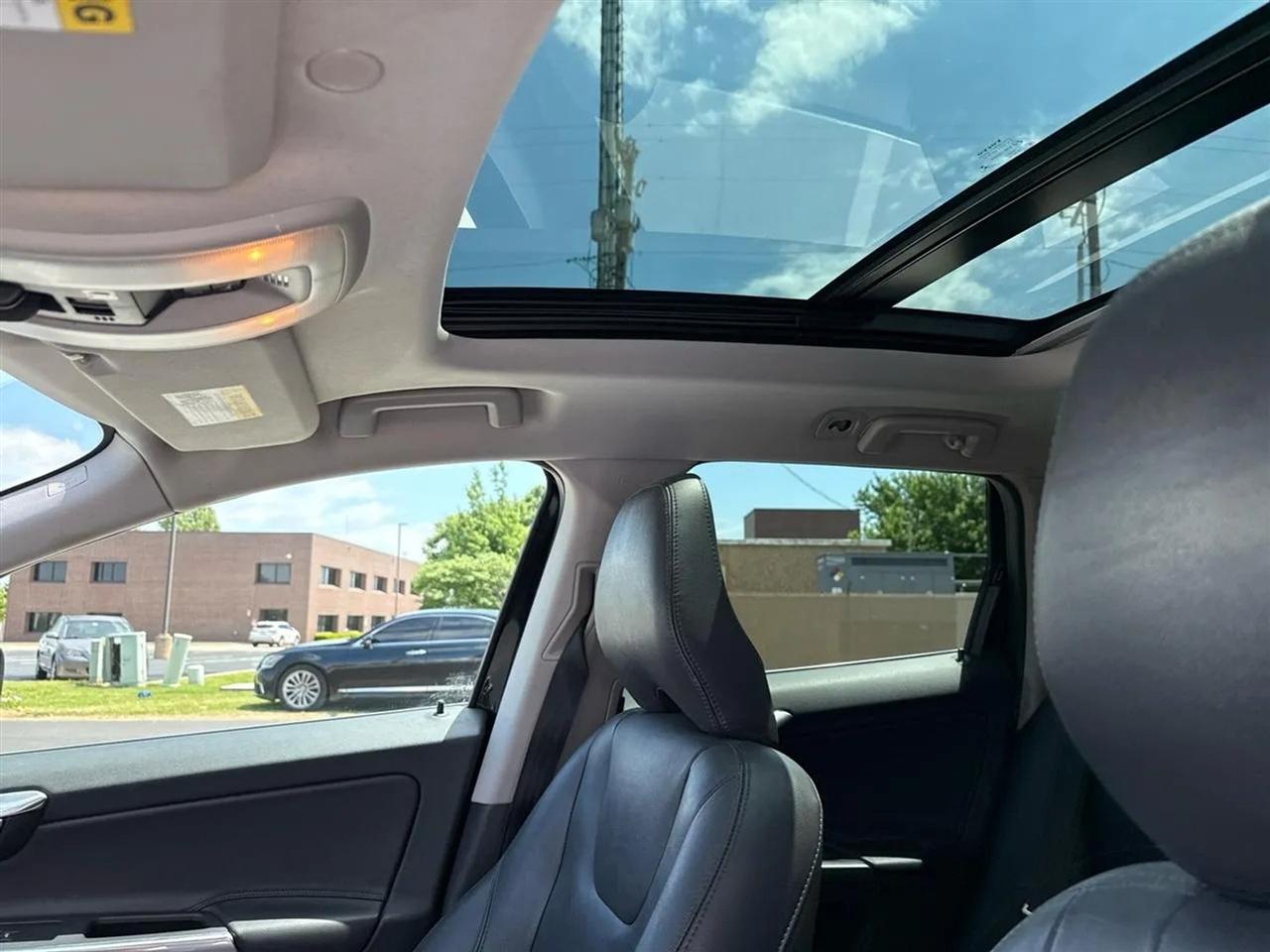 Volvo XC60 AWD 4dr T5 Premier 2016