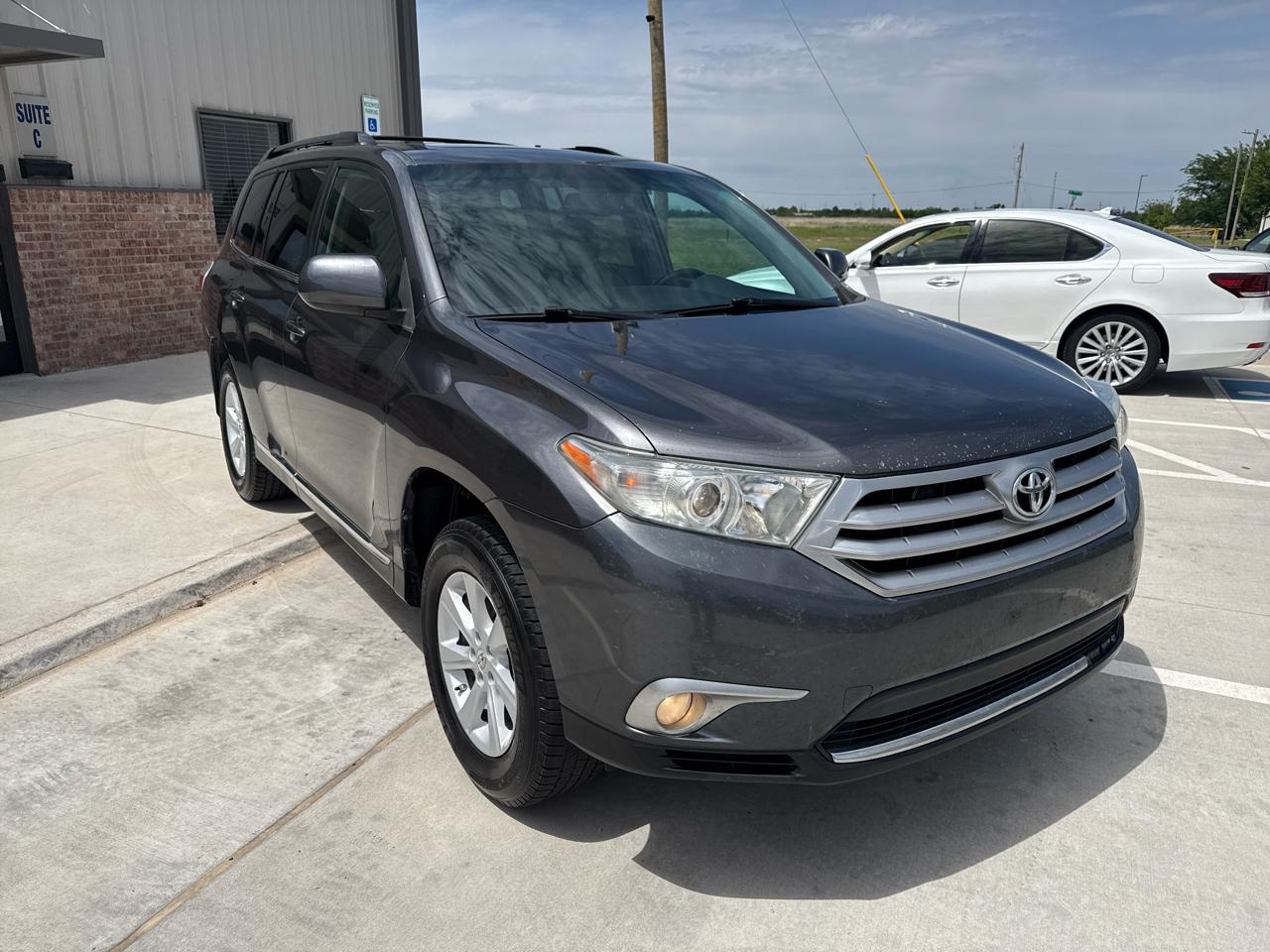 Toyota Highlander FWD 4dr V6 (Natl) 2012