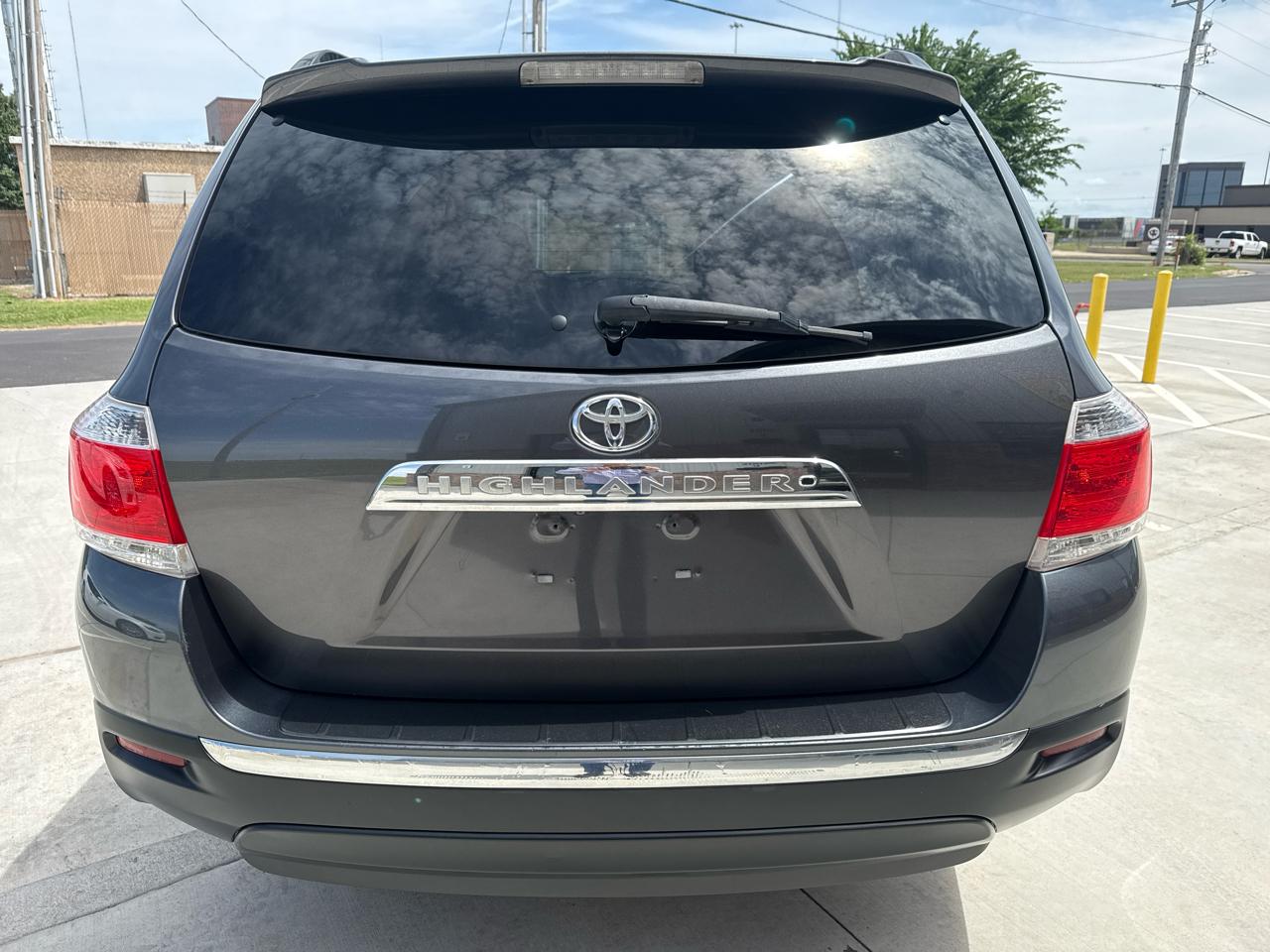Toyota Highlander FWD 4dr V6 (Natl) 2012