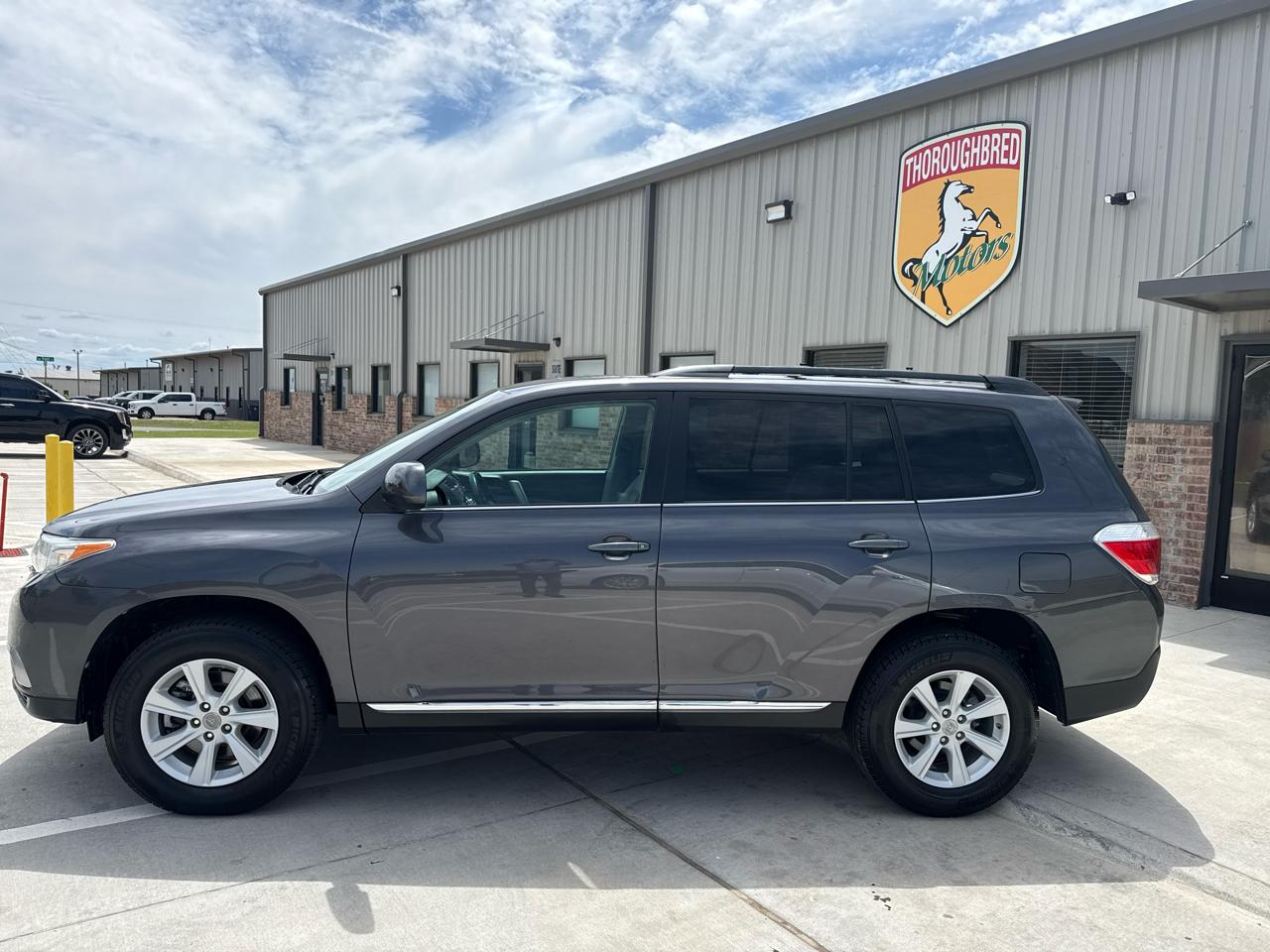 Toyota Highlander FWD 4dr V6 (Natl) 2012